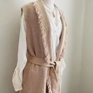 Tahari sweater fringe vest size large